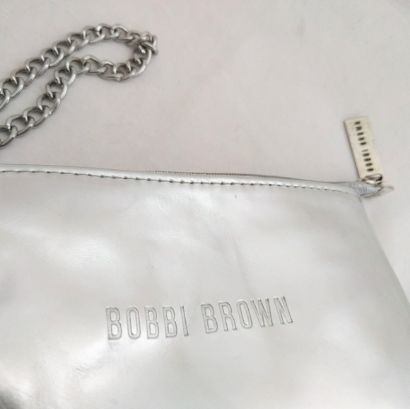 BOBBI BROWN make-up case/silver wristlet - Picture 4 of 4